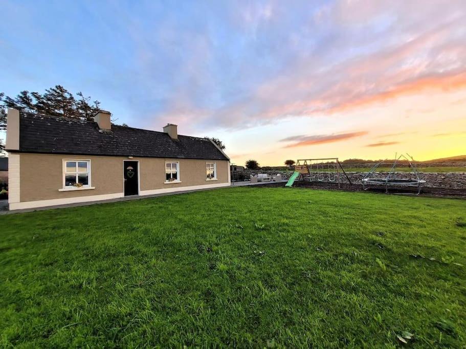 Killawalla Cottage, Westport. Екстер'єр фото
