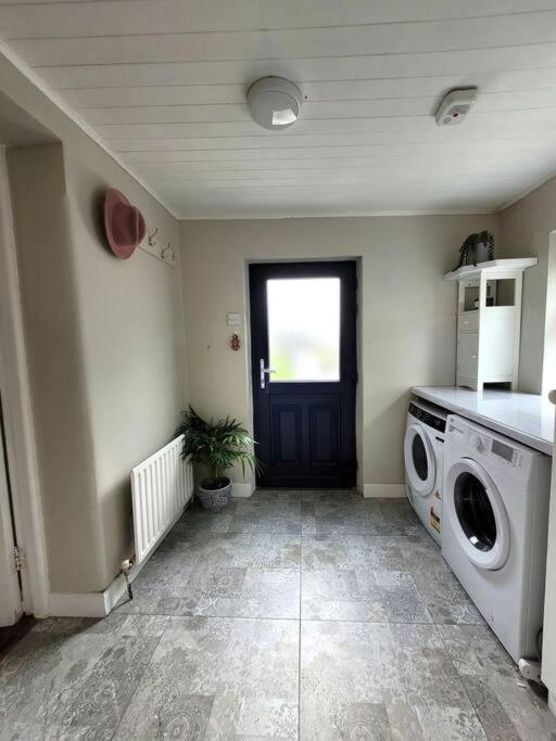 Killawalla Cottage, Westport. Екстер'єр фото